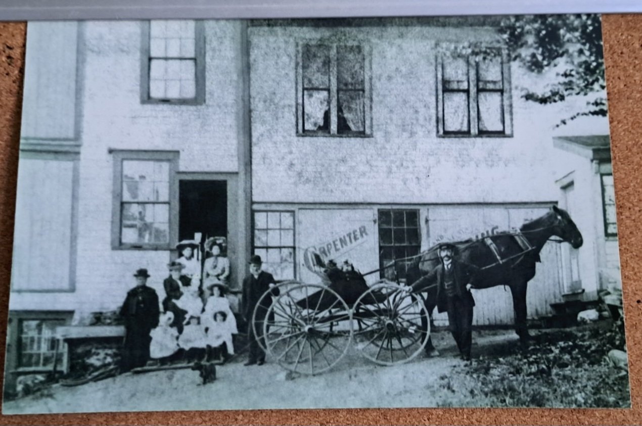 Davies family in Halifax in 1904